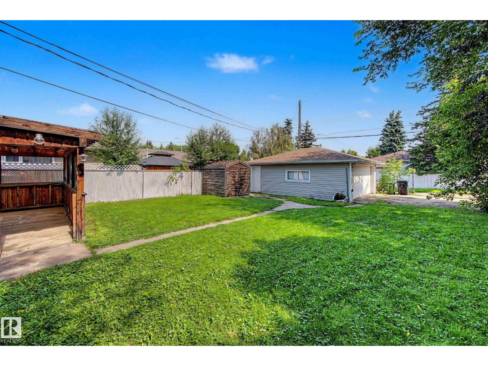 9723 76 ST NW - 44