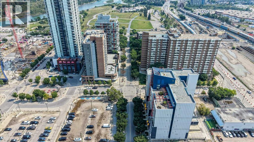 #215 535 8 Avenue SE - 38