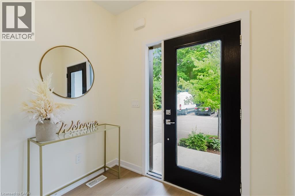 #17 110 FERGUS Avenue - Image 8