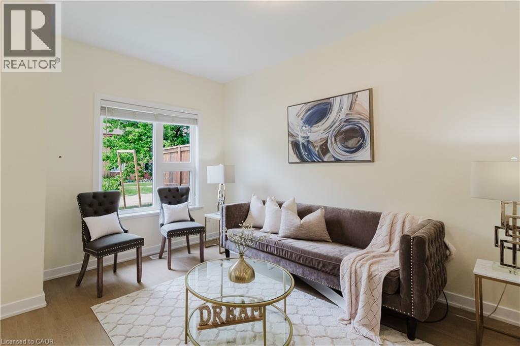 #17 110 FERGUS Avenue - Image 5