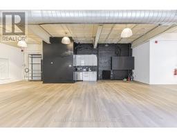 Main Flr - 51 Bulwer Street, Toronto, ON M5T1A1 Photo 11