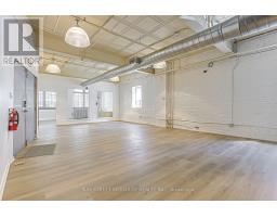 Main Flr - 51 Bulwer Street, Toronto, ON M5T1A1 Photo 6