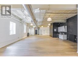 Main Flr - 51 Bulwer Street, Toronto, ON M5T1A1 Photo 9