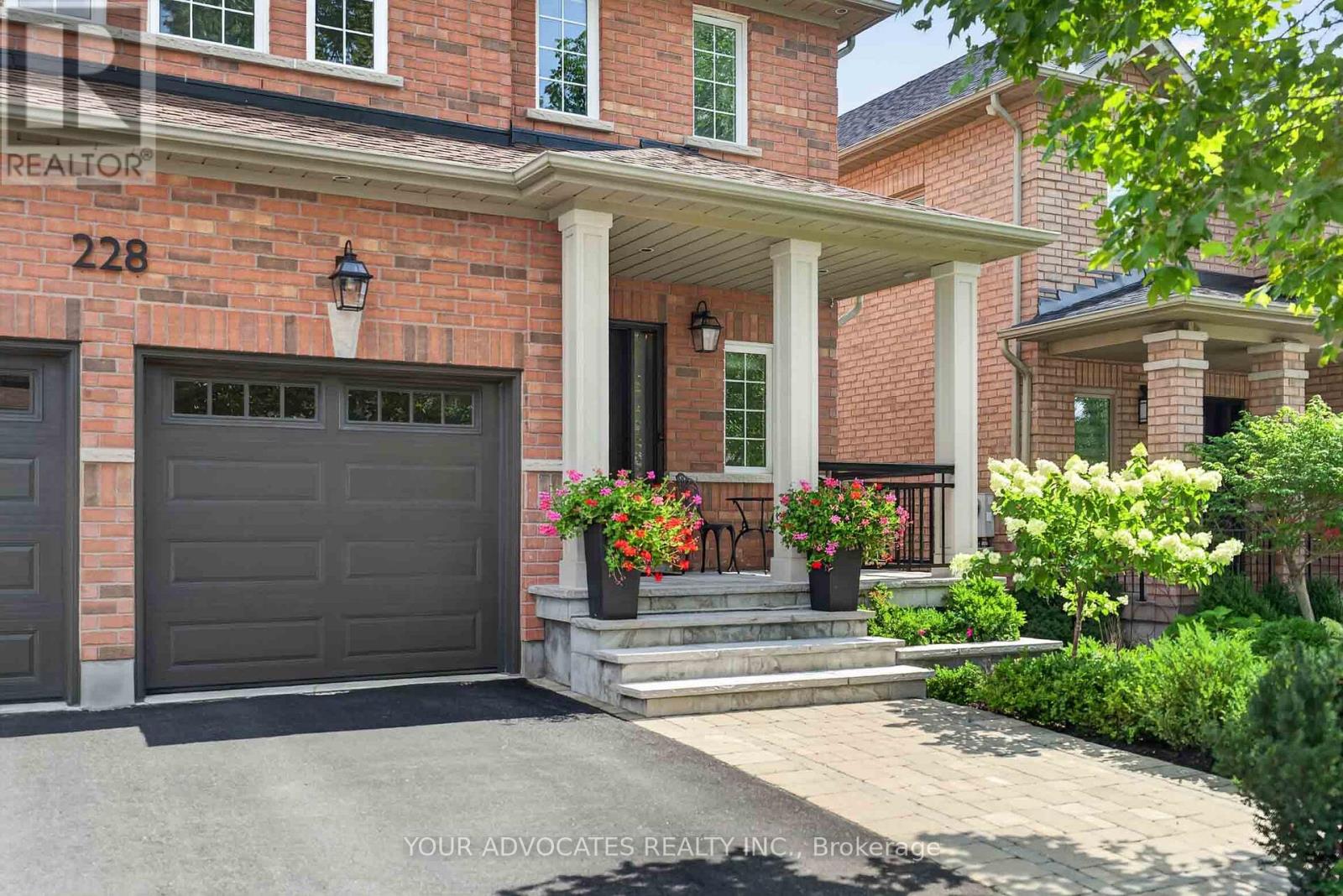 228 TWIN HILLS CRESCENT - 3