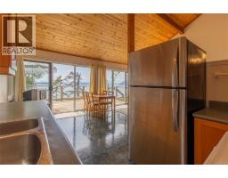 3803 Cutlass Court, Pender Island, BC V0N2M2 Photo 11