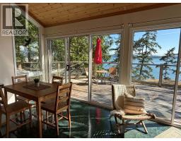 3803 Cutlass Court, Pender Island, BC V0N2M2 Photo 13