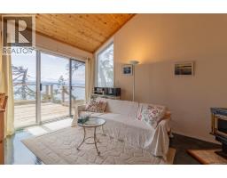 3803 Cutlass Court, Pender Island, BC V0N2M2 Photo 7