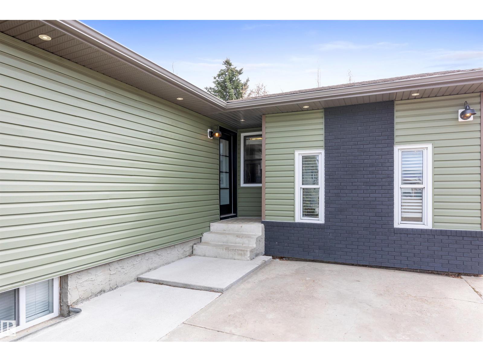 9025 95 AV - Image 4