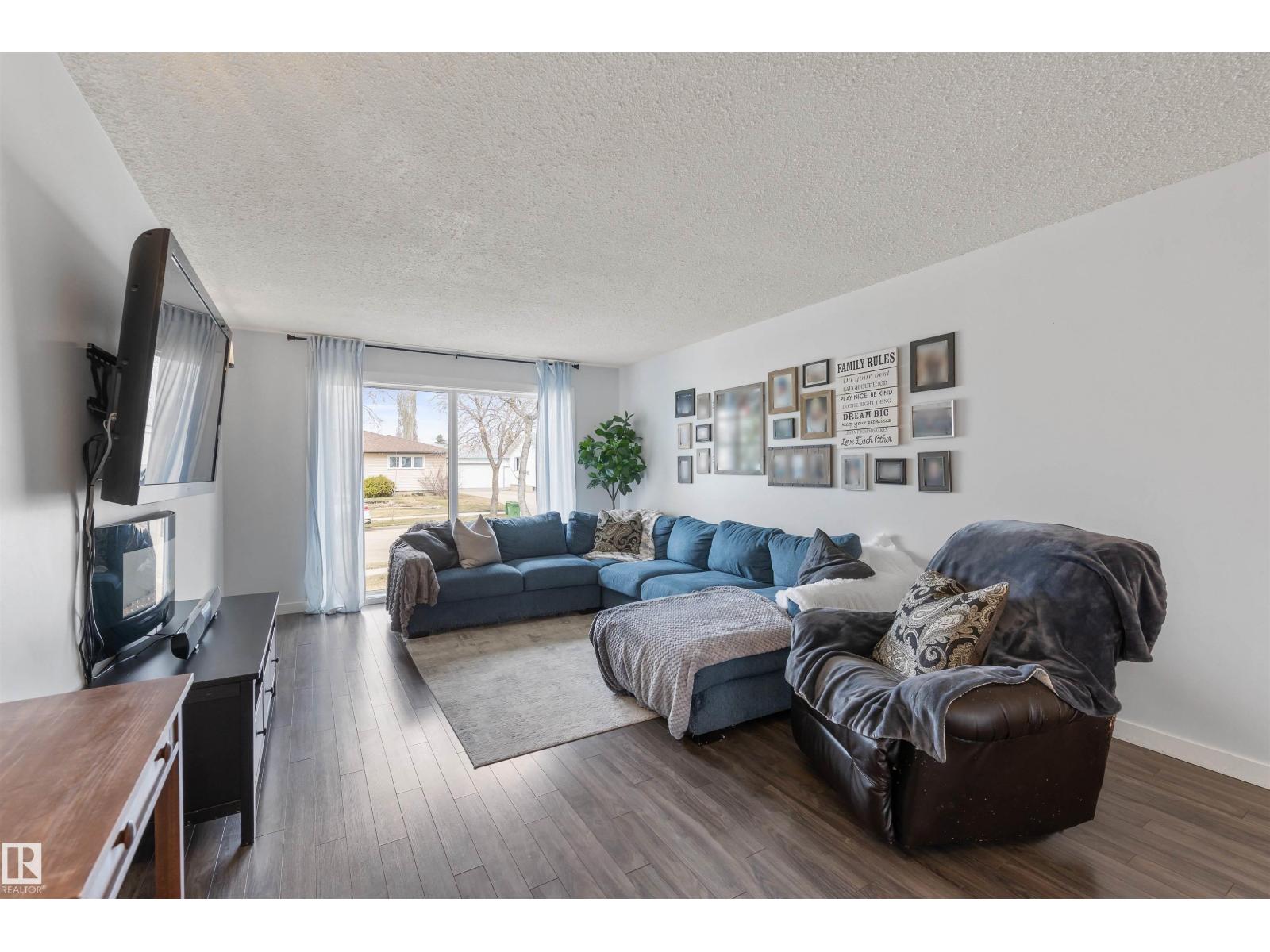 9025 95 AV - Image 8