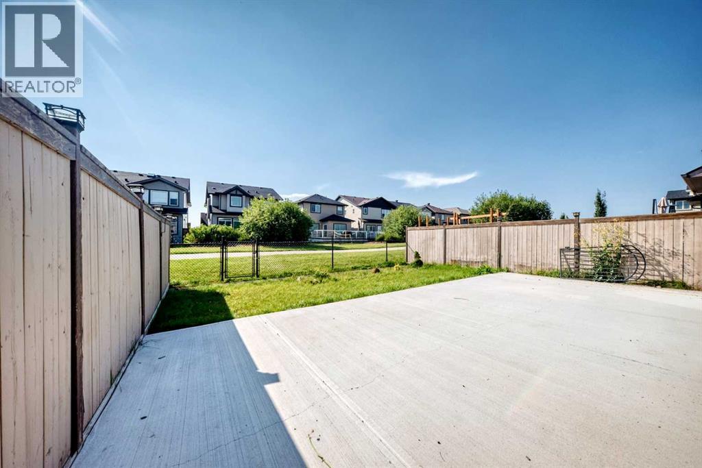 8 Skyview Point Terrace NE - 38
