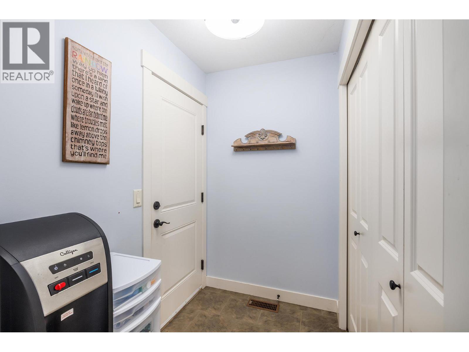 #35 2040 Rosealee Lane - Image 19