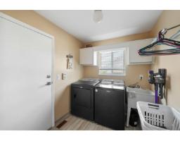 18261 54 Avenue, Surrey, BC V3S7Z1 Photo 14
