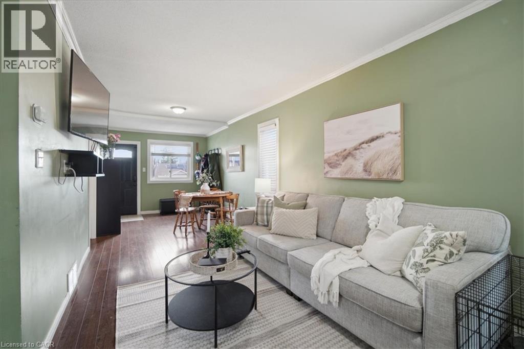 22 DELENA Avenue N - 3