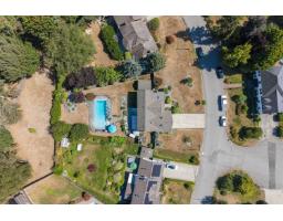 18261 54 Avenue, Surrey, BC V3S7Z1 Photo 35