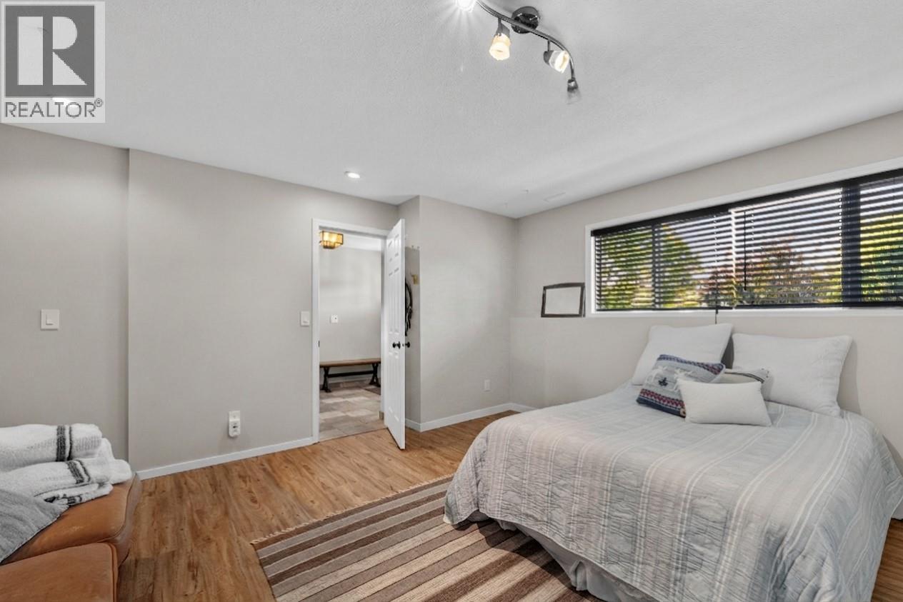 1434 Mt Dufferin Drive - 25