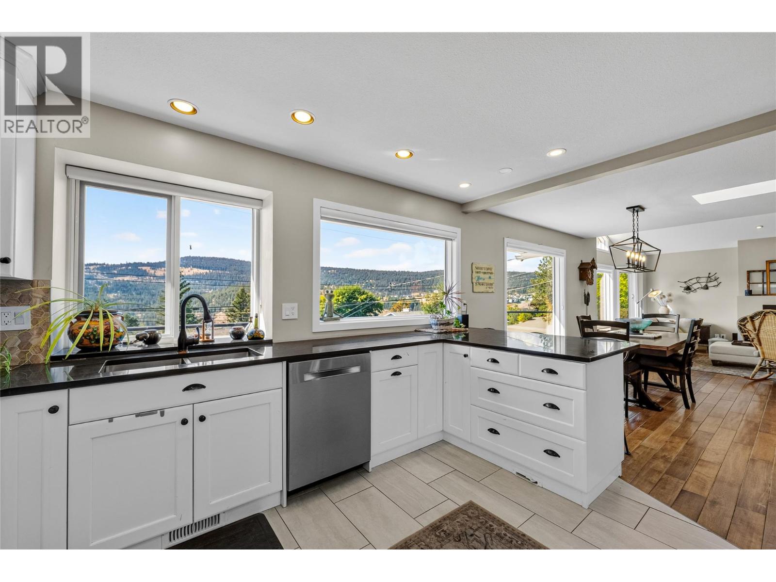 1434 Mt Dufferin Drive - 4
