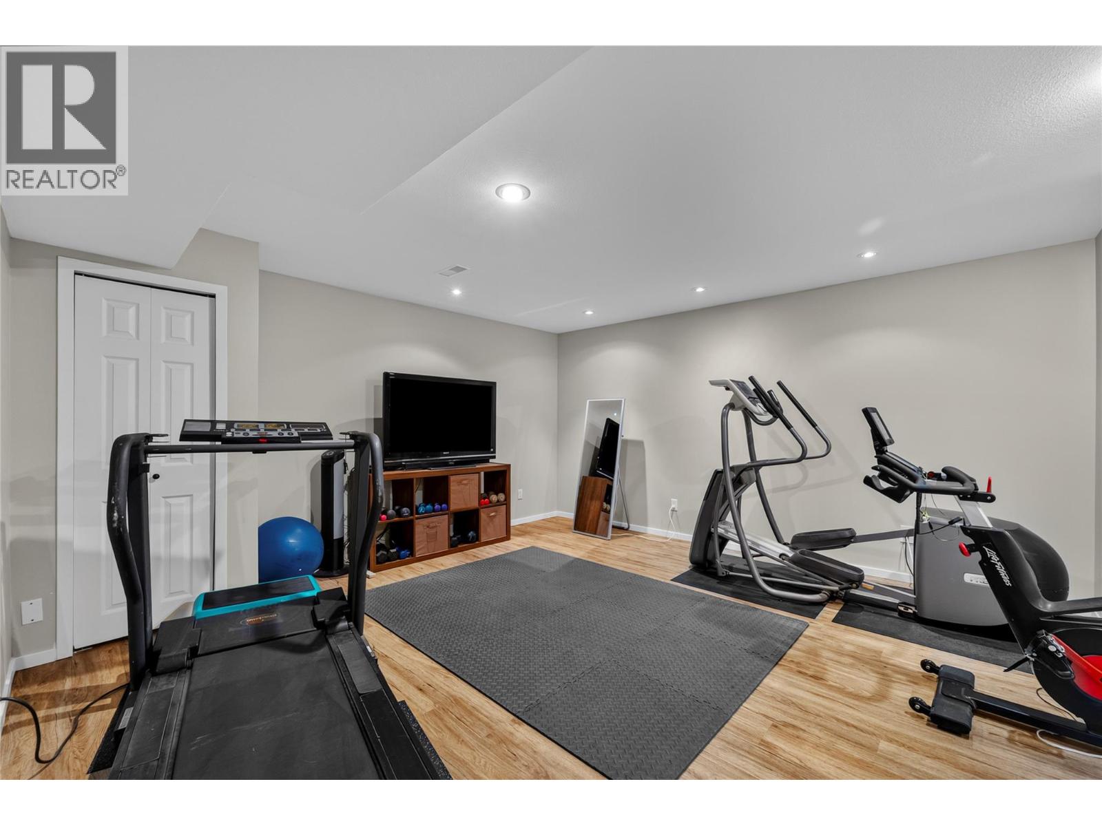 1434 Mt Dufferin Drive - 28