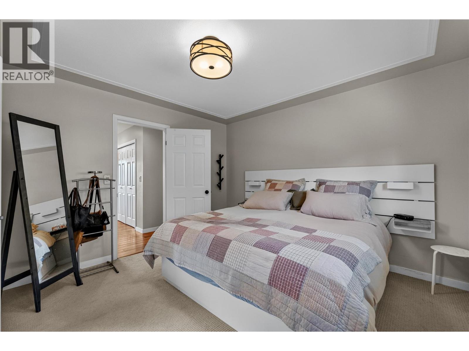1434 Mt Dufferin Drive - 14