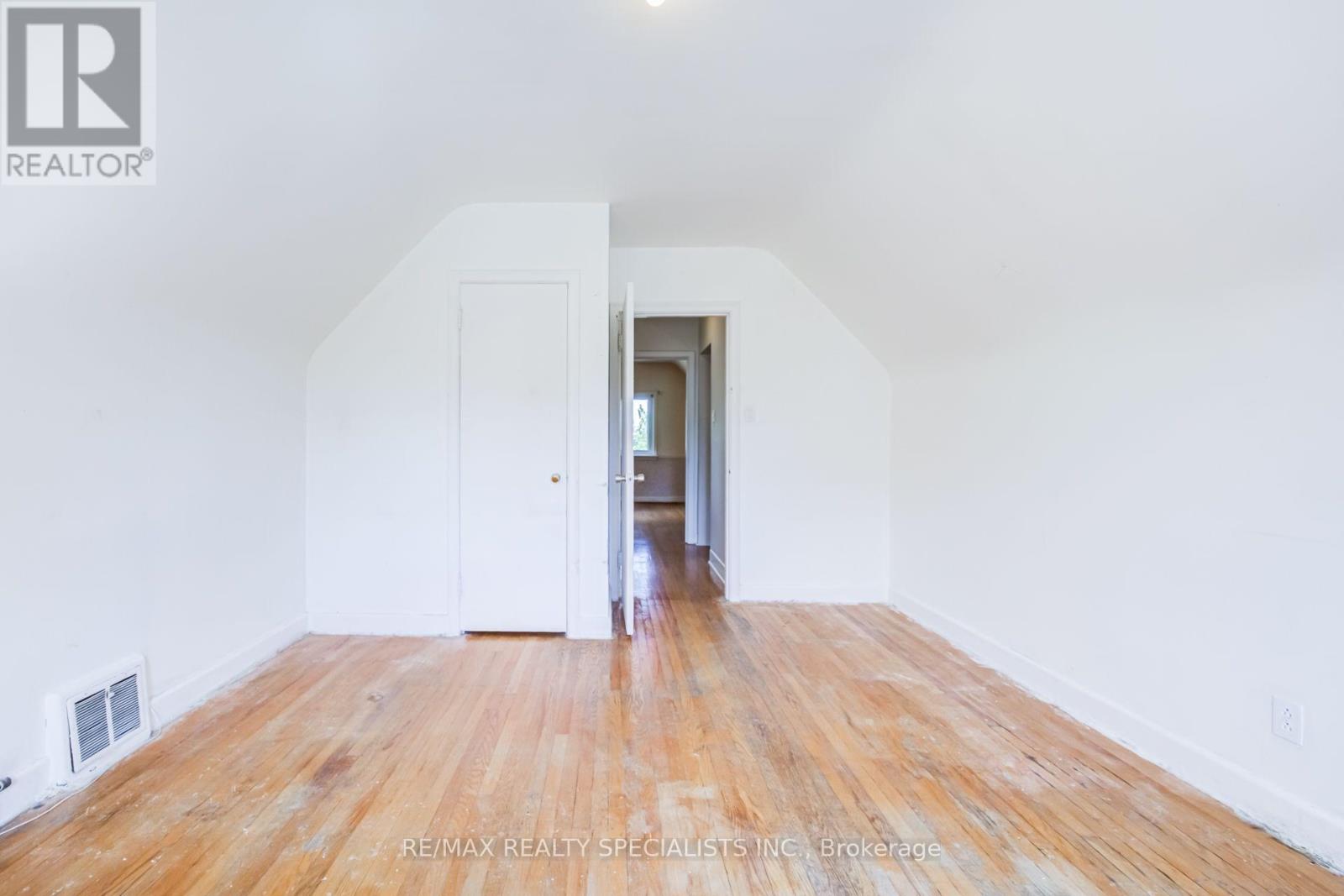 47 SINGLETON ROAD - 25