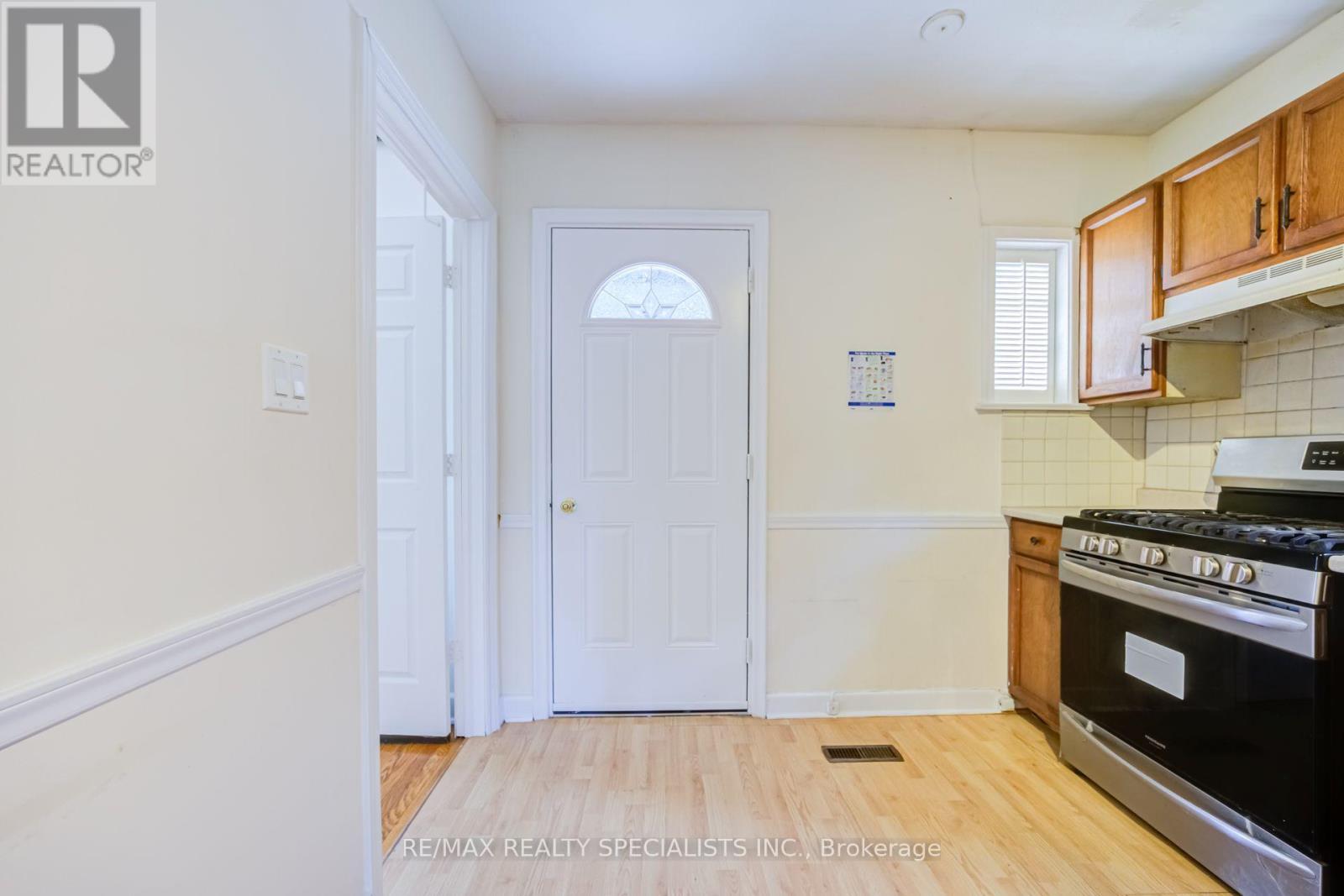 47 SINGLETON ROAD - 4