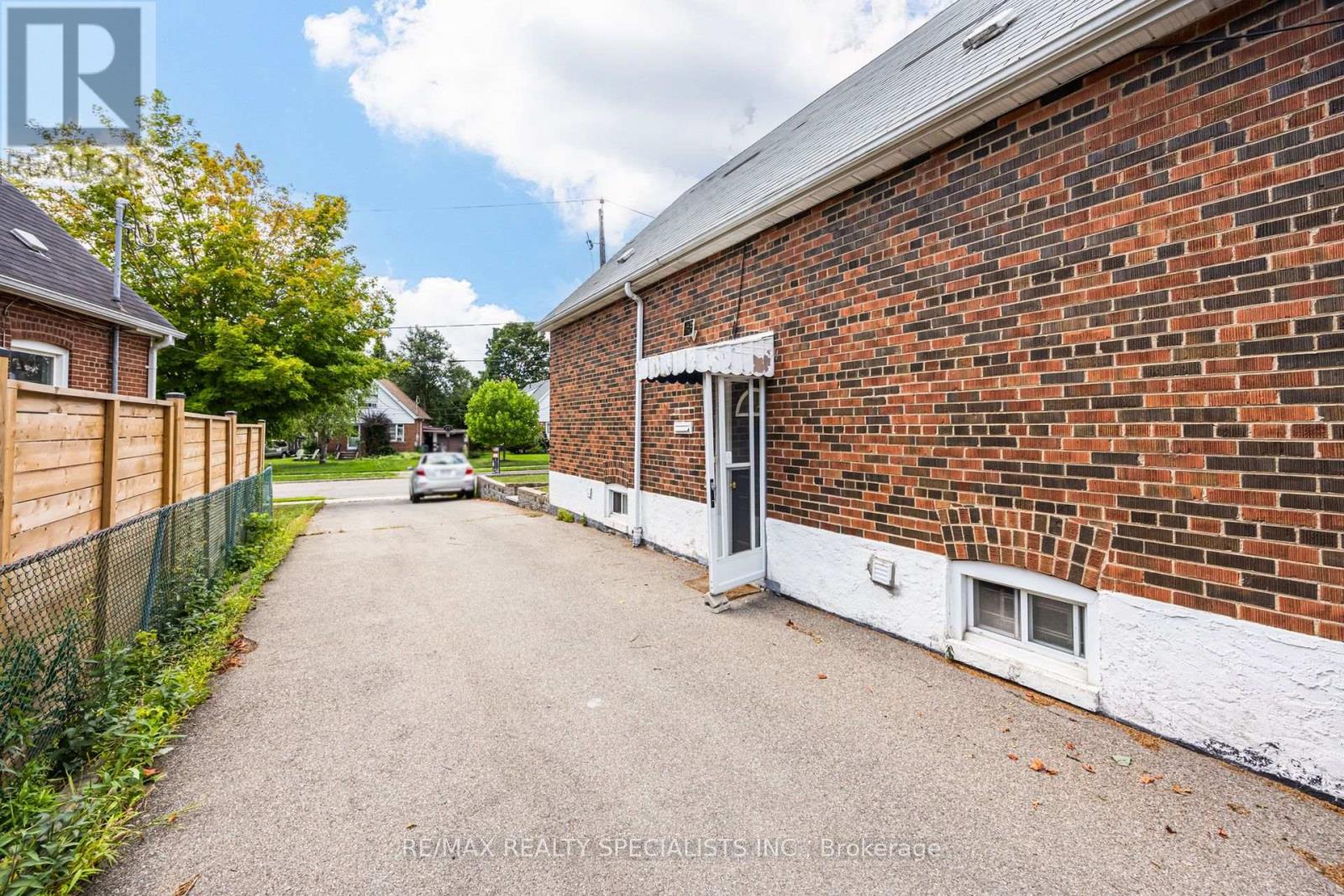 47 SINGLETON ROAD - 43