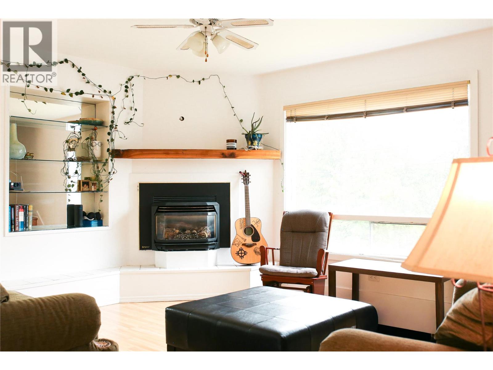 2170 Thompson Avenue - 9
