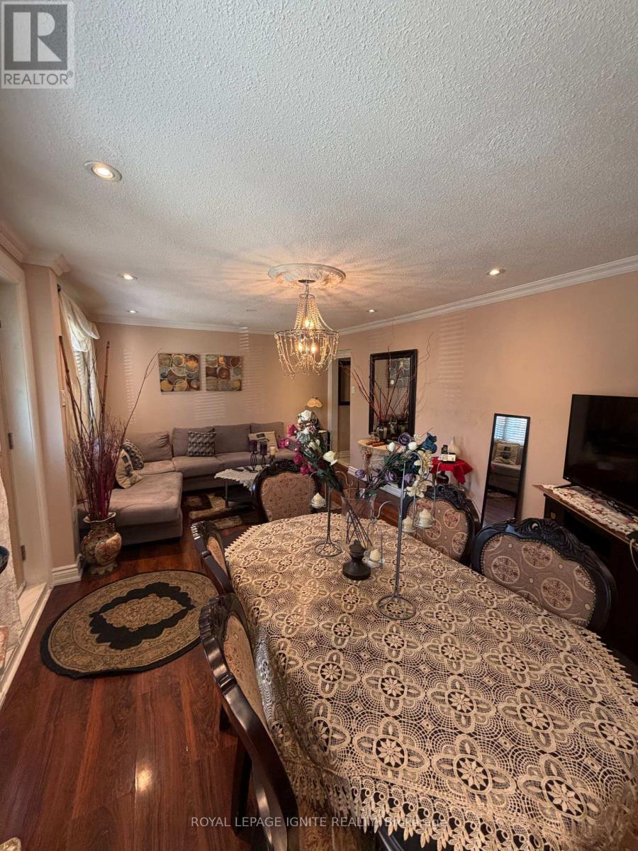 35 HILLARY AVENUE - 7