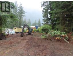 609 Keno Cres, Zeballos, BC V0P2A0 Photo 16