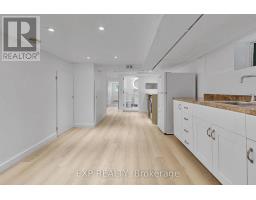 Bsmt - 858 Manning Avenue, Toronto, ON M6G2W8 Photo 8