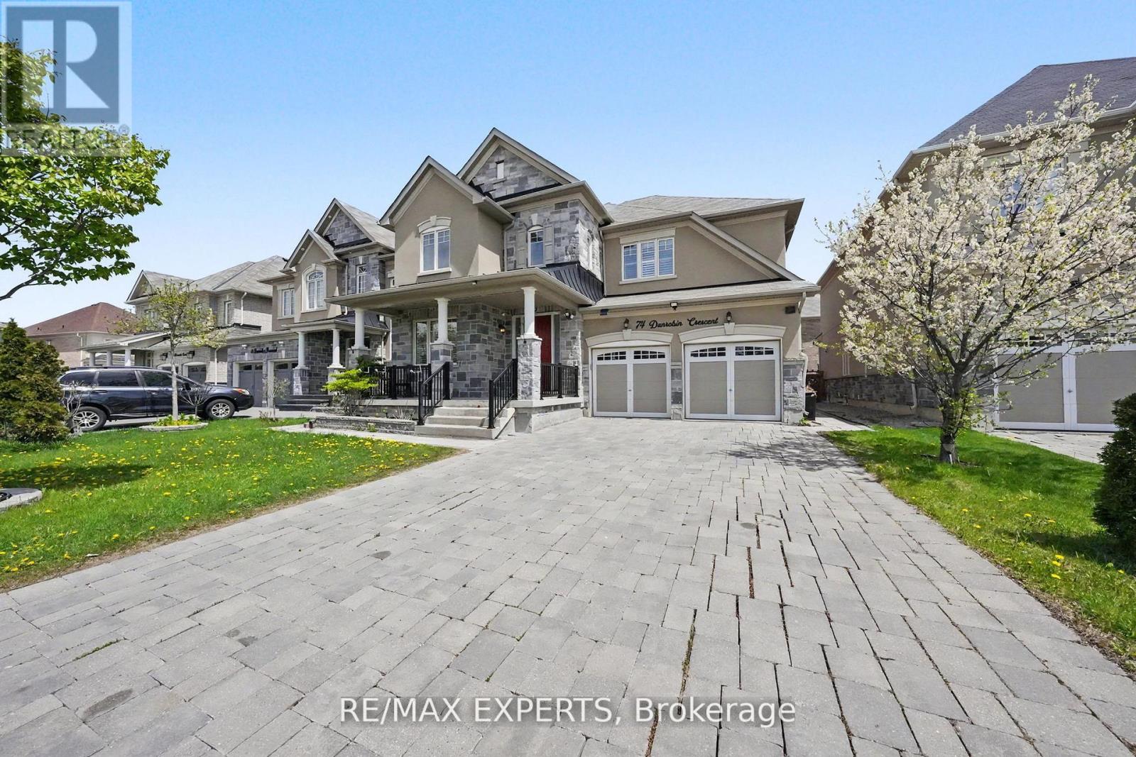 74 DUNROBIN CRESCENT - 2