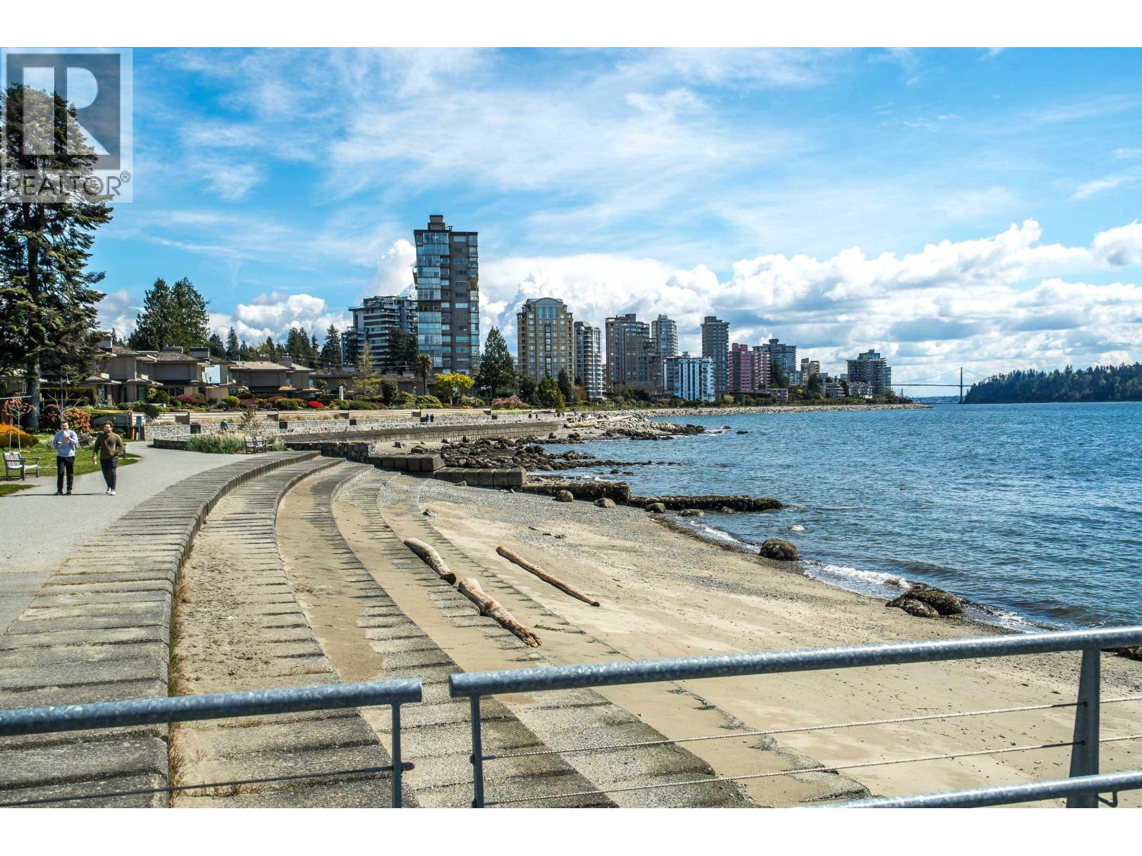 2493 HAYWOOD AVENUE, West Vancouver