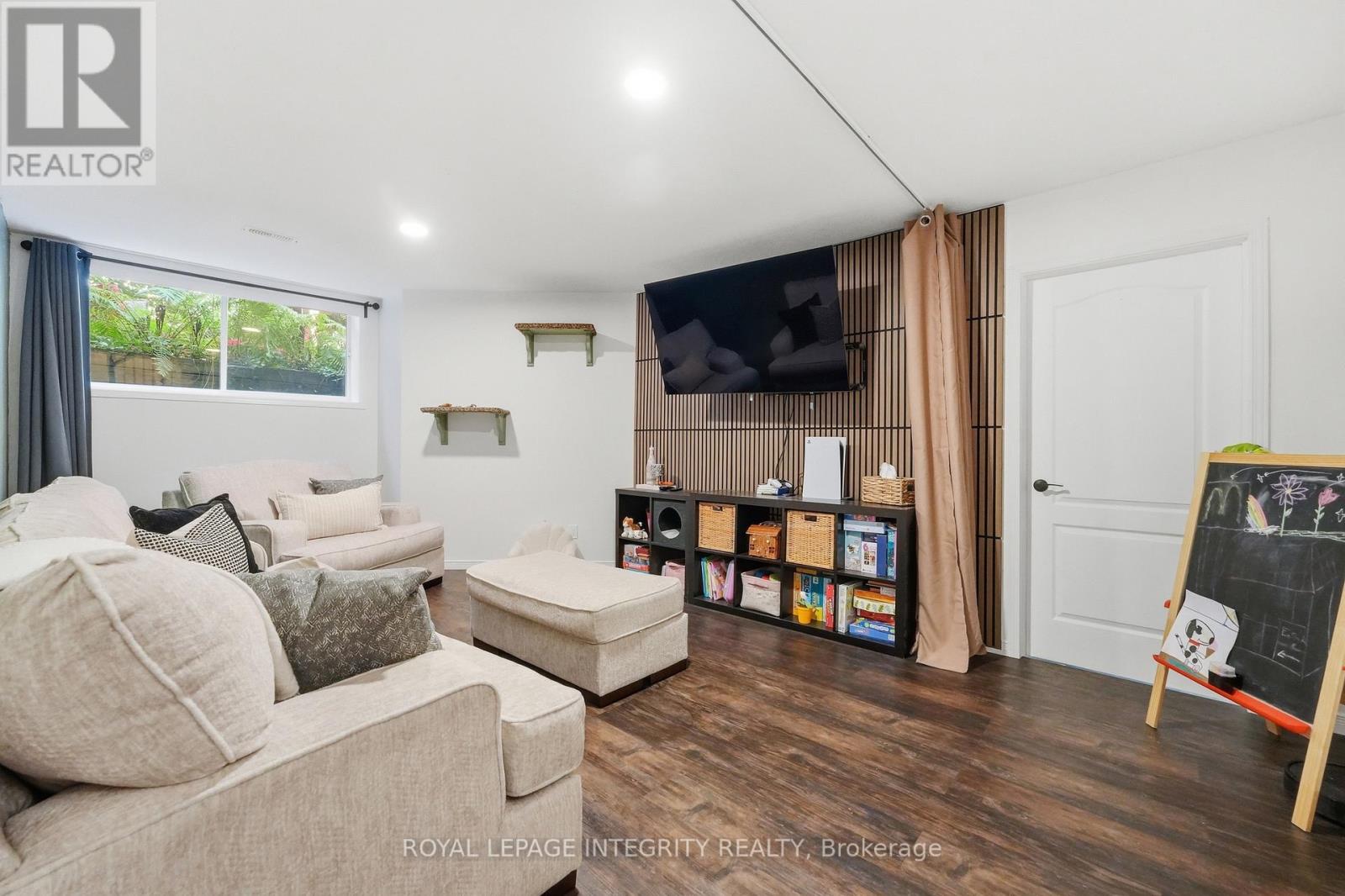 1341 HALTON TERRACE - Image 35