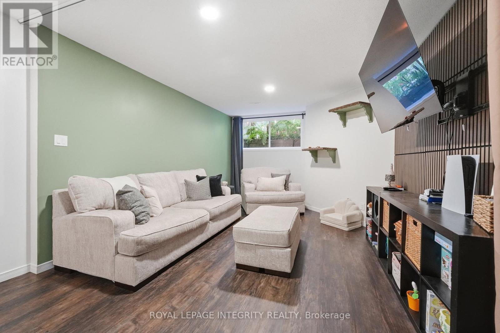 1341 HALTON TERRACE - Image 37