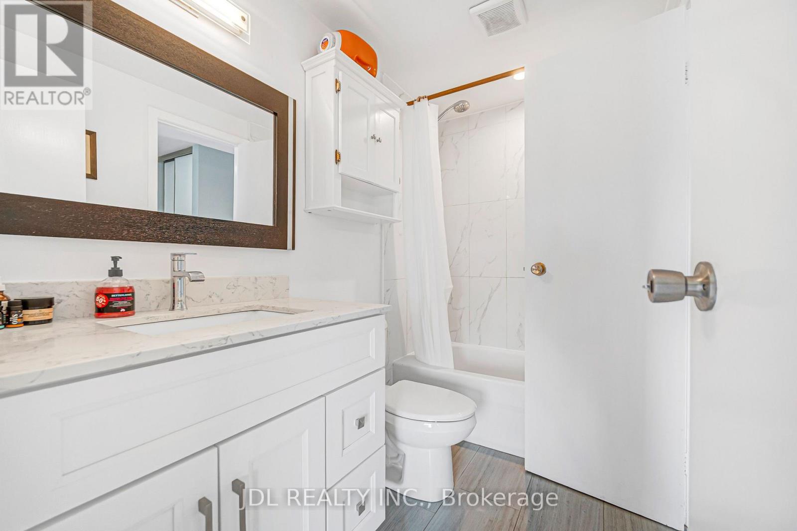 #33 100 BRIDLETOWNE CIRCLE - Image 29