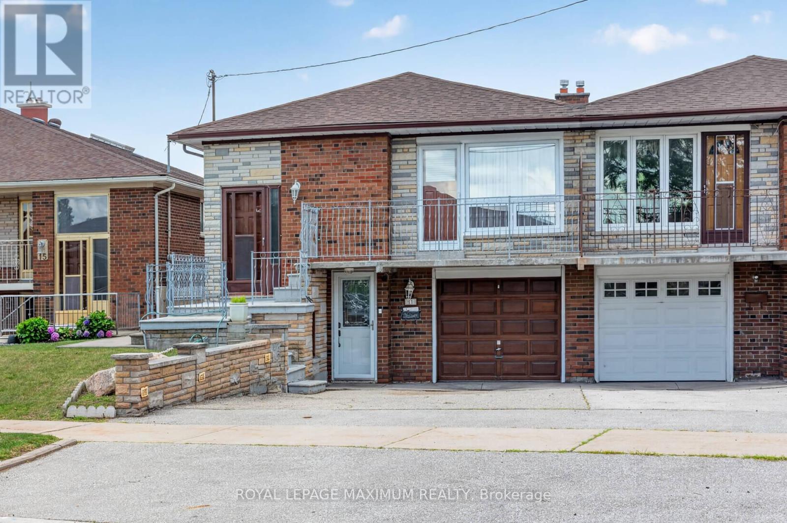 11 HISEY CRESCENT - 1