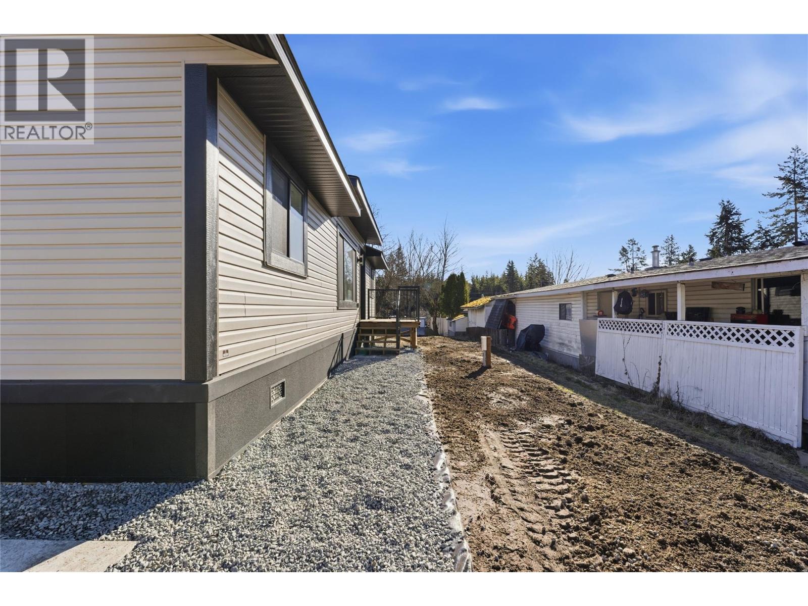 #42 1361 30 Street SE - 27