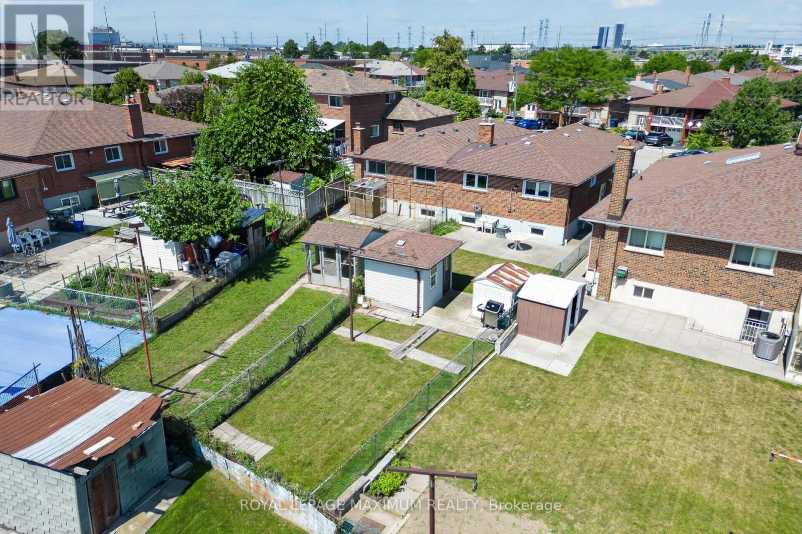 11 HISEY CRESCENT - 46