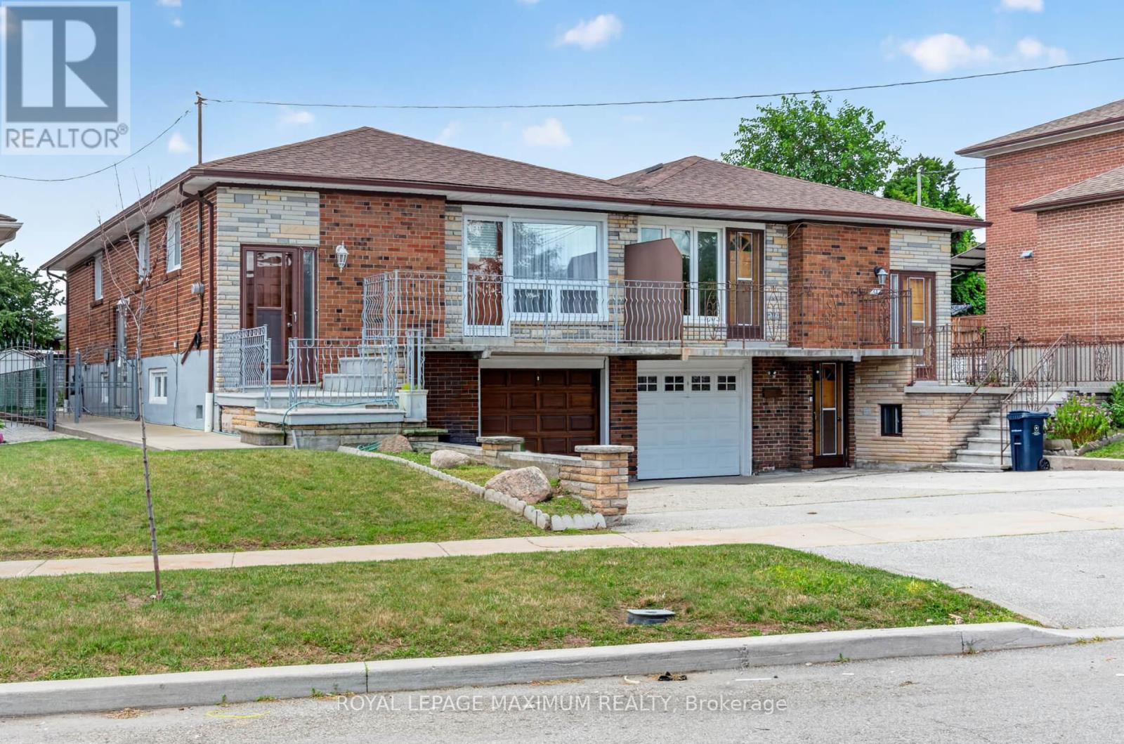 11 HISEY CRESCENT - 2