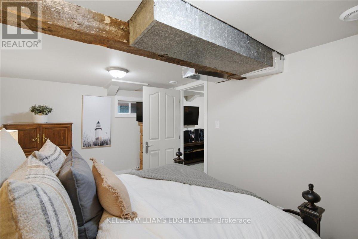 22 DELENA AVENUE N - 13
