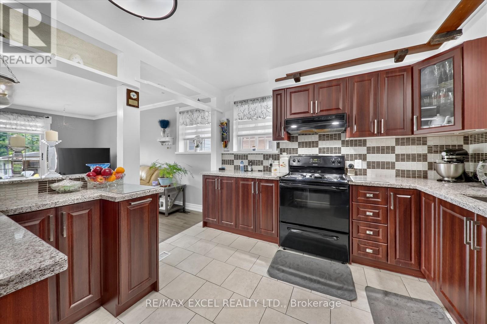 62 SUNDANCE CRESCENT - Image 6