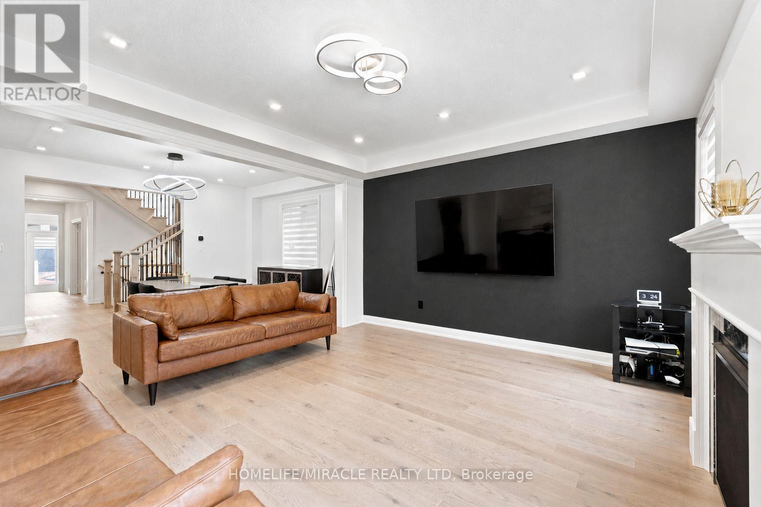 19 KENESKY DRIVE - 16