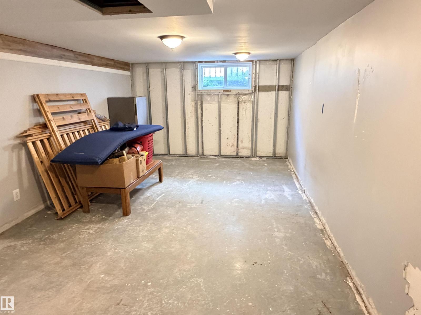 10248 109 AV - Image 36
