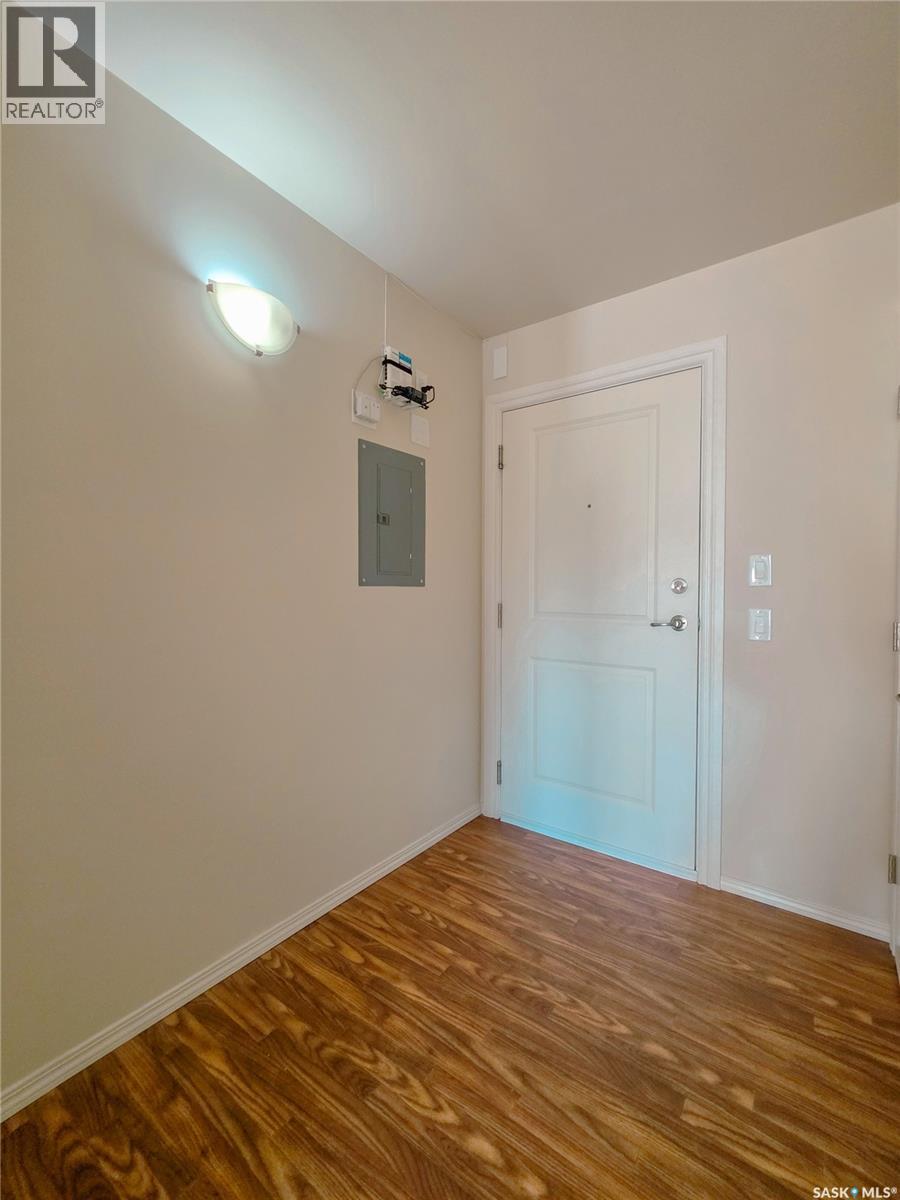 #221 680 7th AVENUE E - 14