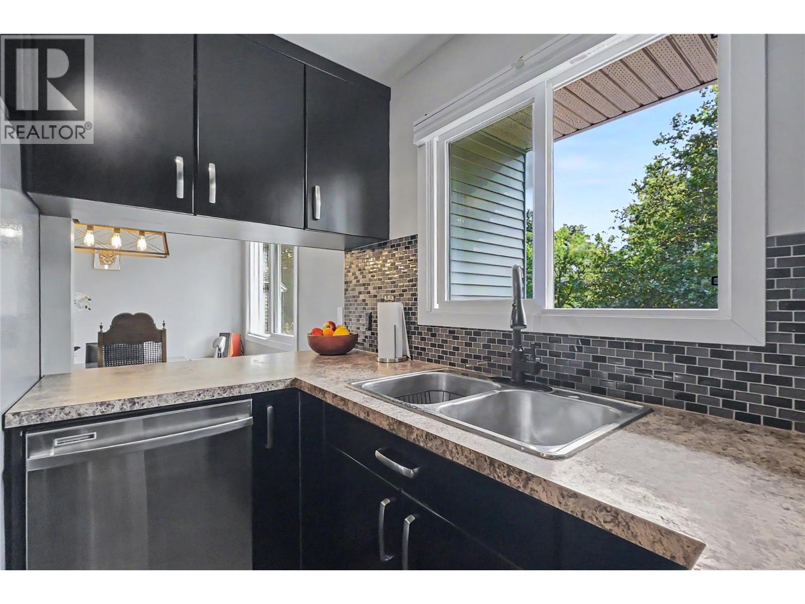 #13 1985 Burtch Road - 10