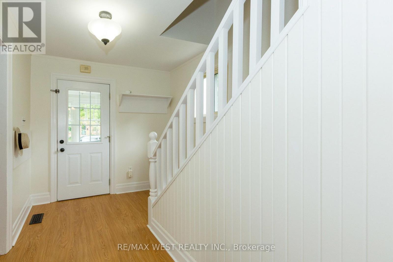 175 WELLINGTON STREET W - 6
