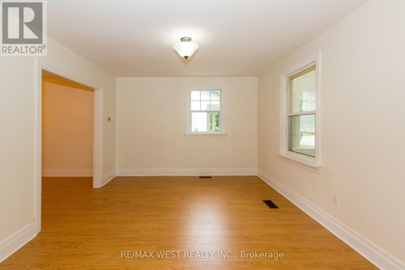 175 WELLINGTON STREET W - Image 7