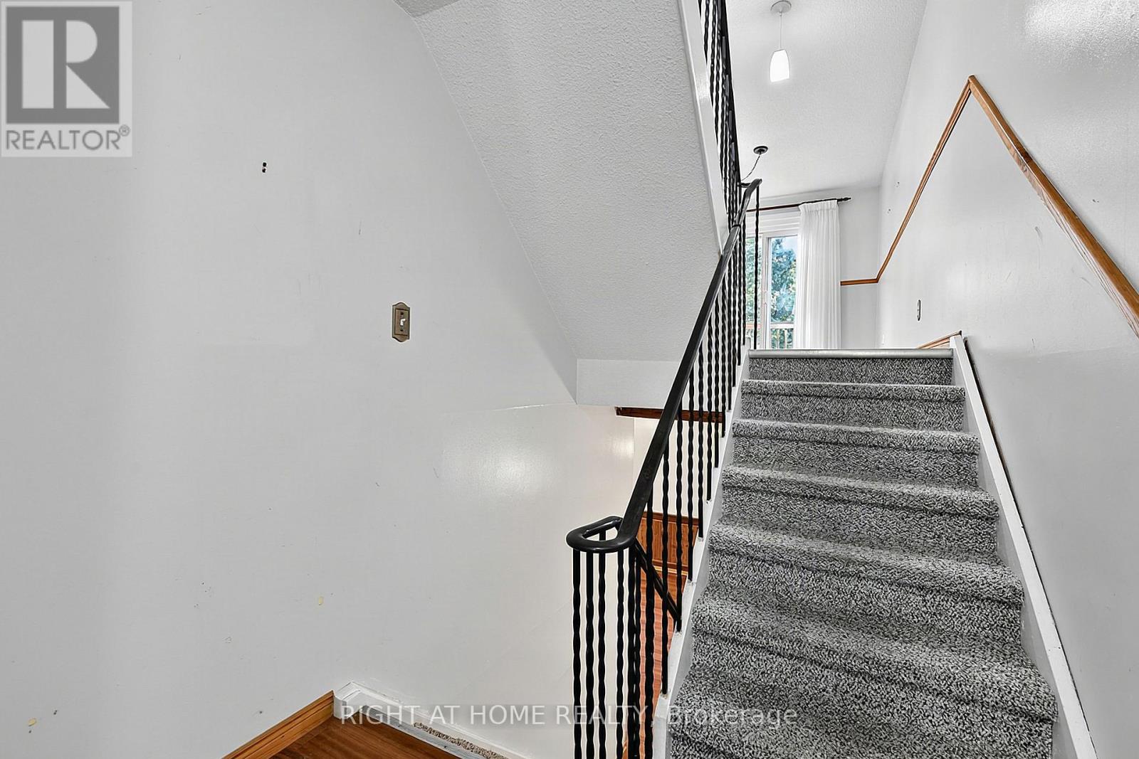 #9 237 STEEL STREET - 8