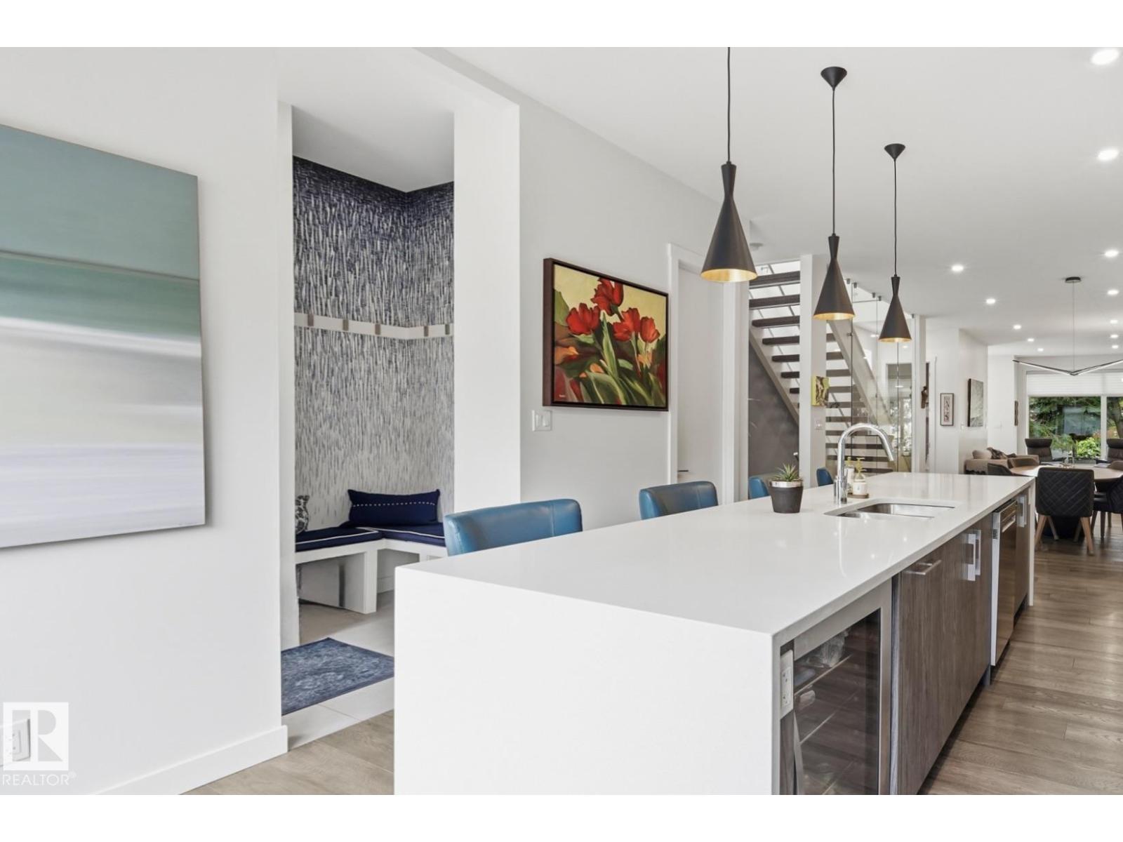 10433 140 ST NW - 11