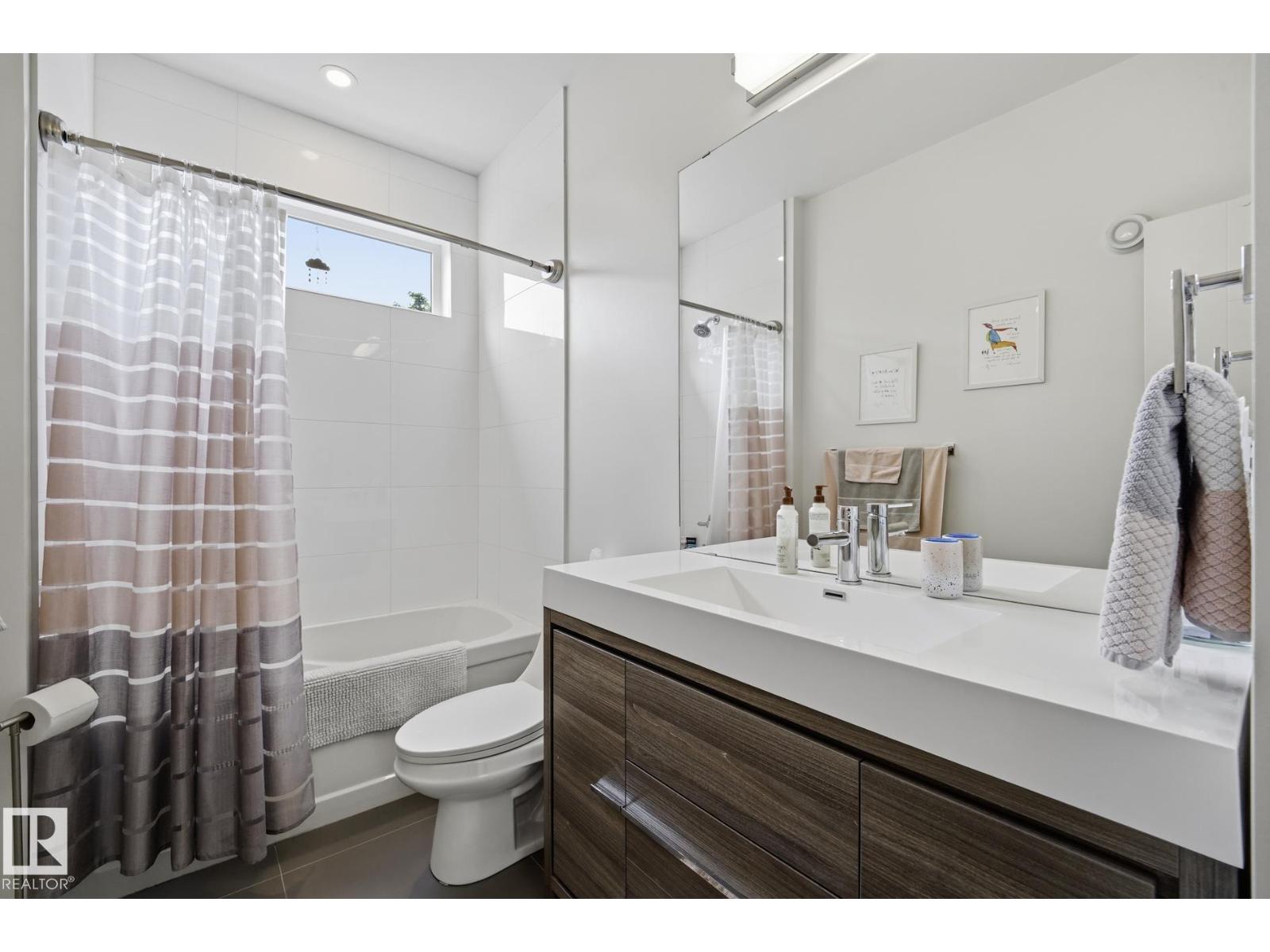 10433 140 ST NW - 29
