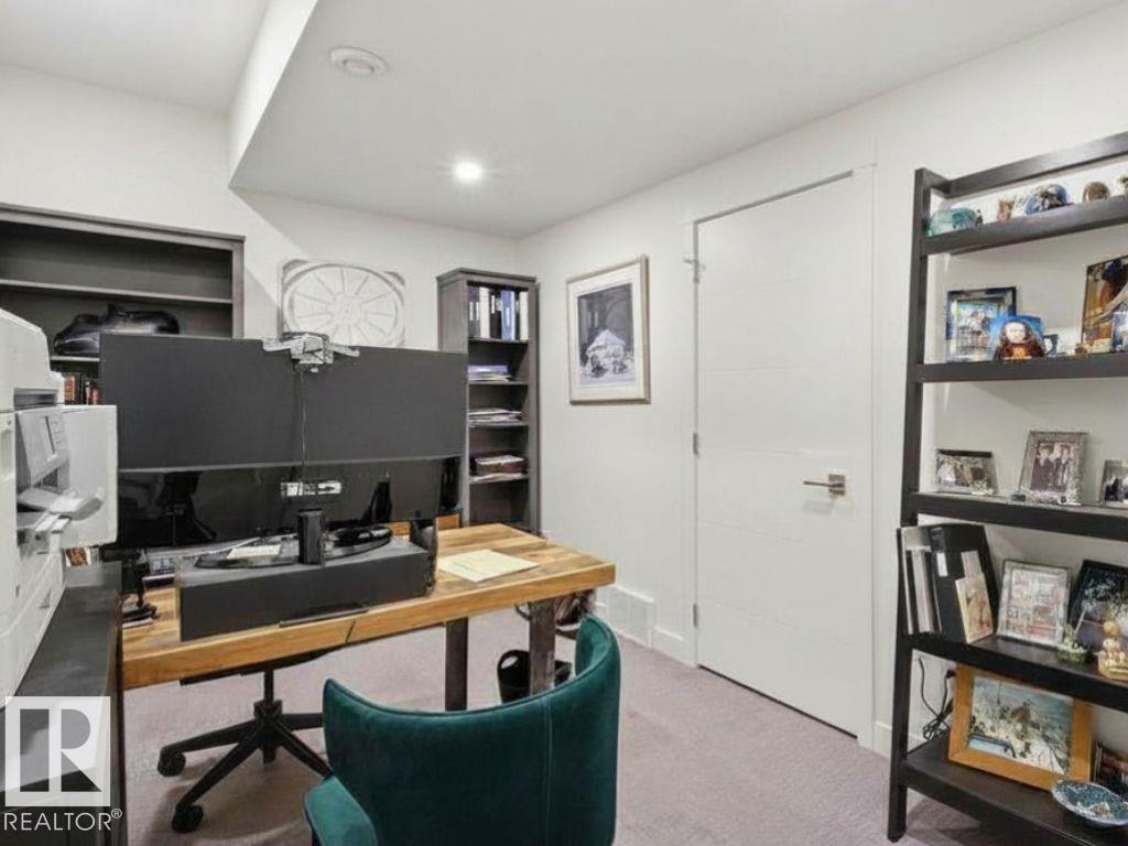 10433 140 ST NW - 38